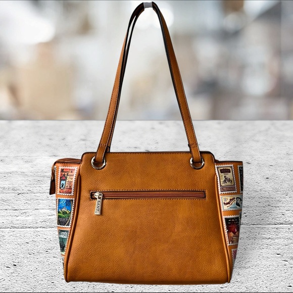 🎉HostPick🎉 Betty Boop LANY Shoulder Bag NWT - RARE, unique postage stamp design - Picture 4 of 16